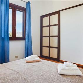 2 bedroom villa with jacuzzi & sea views, near Castellammare del Golfo, sleeps  4-5